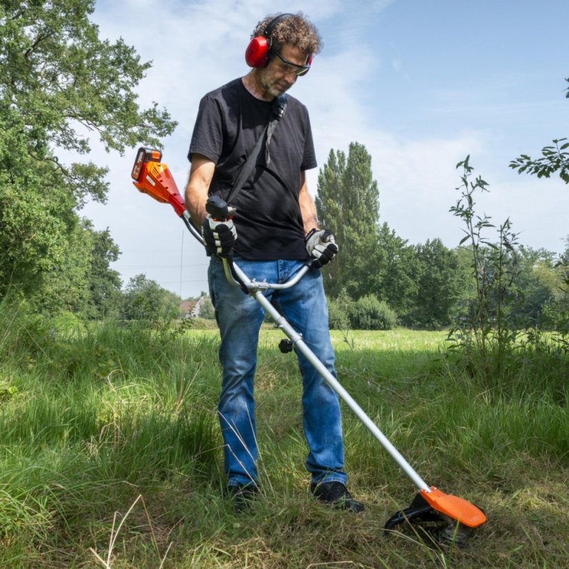 AKU křovinořez 40V LI-ION 255mm (bez baterie) POWERPLUS POWDPG75510