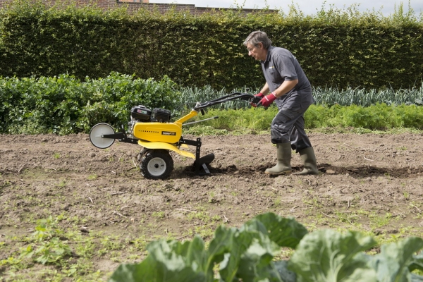 Benzinový kultivátor 208cc  plus  pluh POWERPLUS POWXG7217