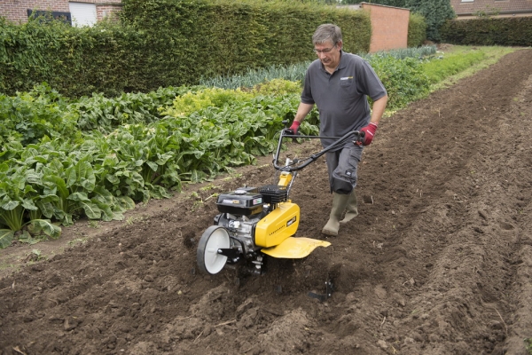 Benzinový kultivátor 208cc  plus  pluh POWERPLUS POWXG7217